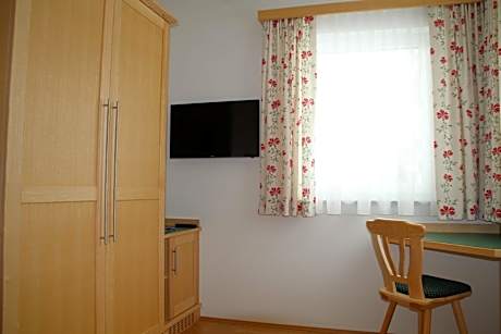 Classic Single Room with Extra Bed