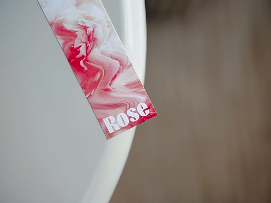 Rose - Hôtel Invisible