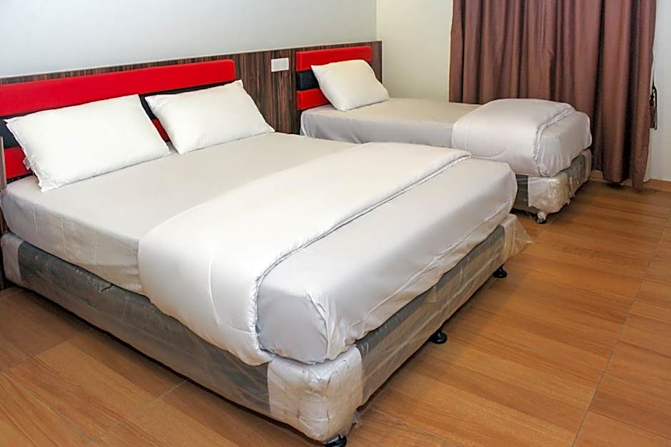 OYO 90027 Happy Hotel