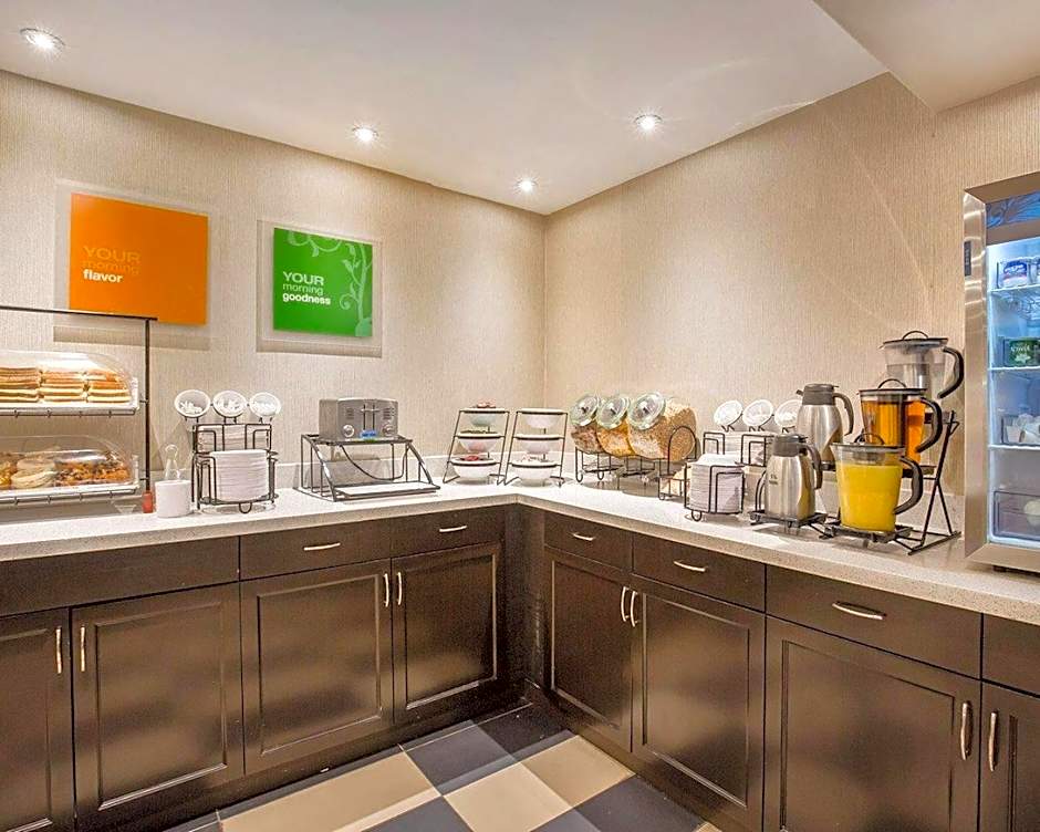 Comfort Inn & Suites Calgary - University