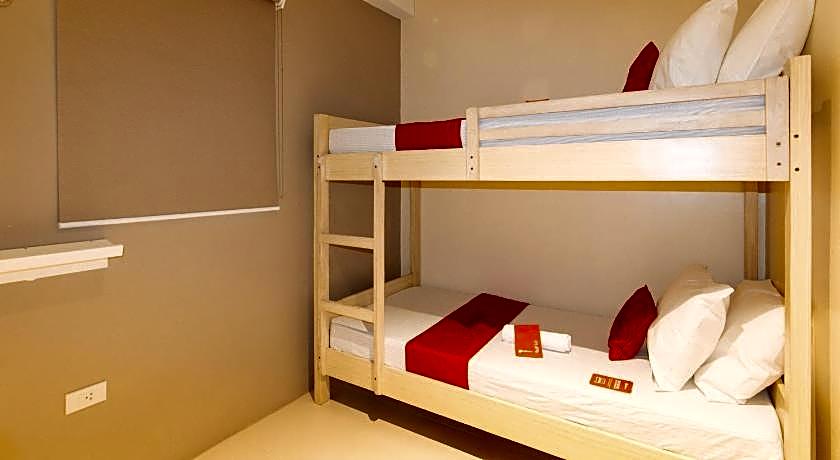 RedDooorz @ Laiya Vivo Hotel Batangas