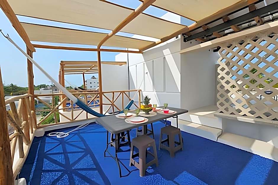 Villa con alberca, a una cuadra del mar