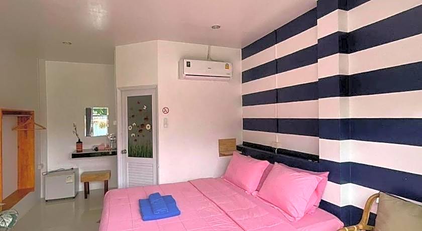 Baancaptainhook pool kohlarn