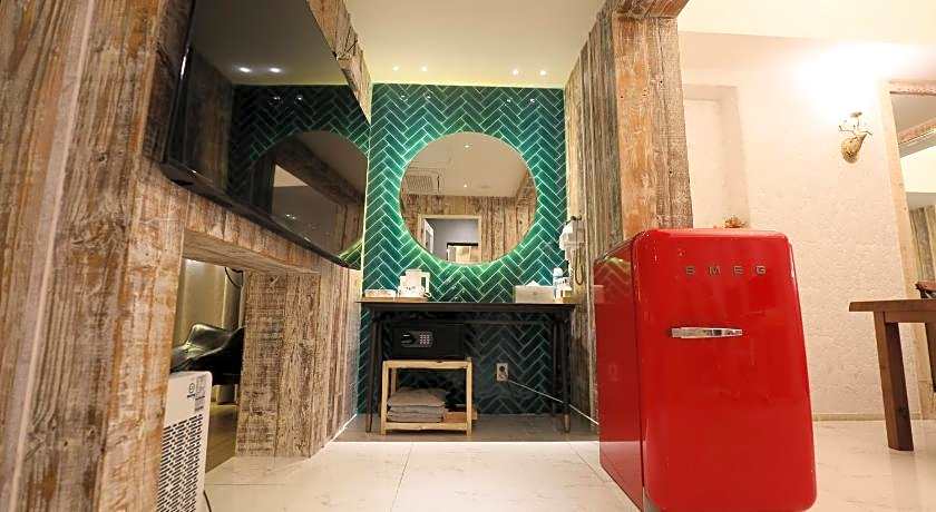 February Hotel SeongSeo