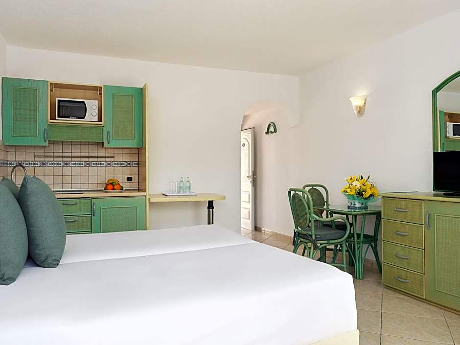 Aparthotel Esquinzo Y Monte Del Mar