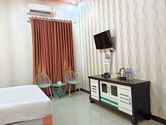 Urbanview Hotel Rifal Home Tegal