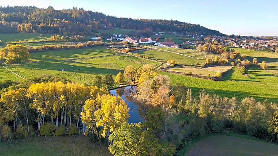 Hotelový a jezdecký areál Dvůr Krutěnice