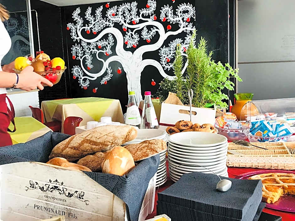 LH Hotel Arca Street Art