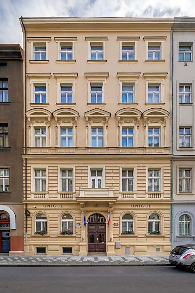 Hotel Unique