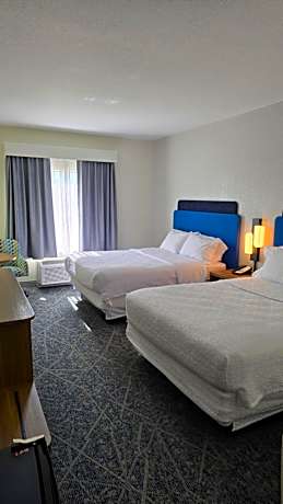 Room with Two Queen Beds - Non-Smoking