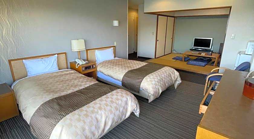 Wisterian Life Club Toba