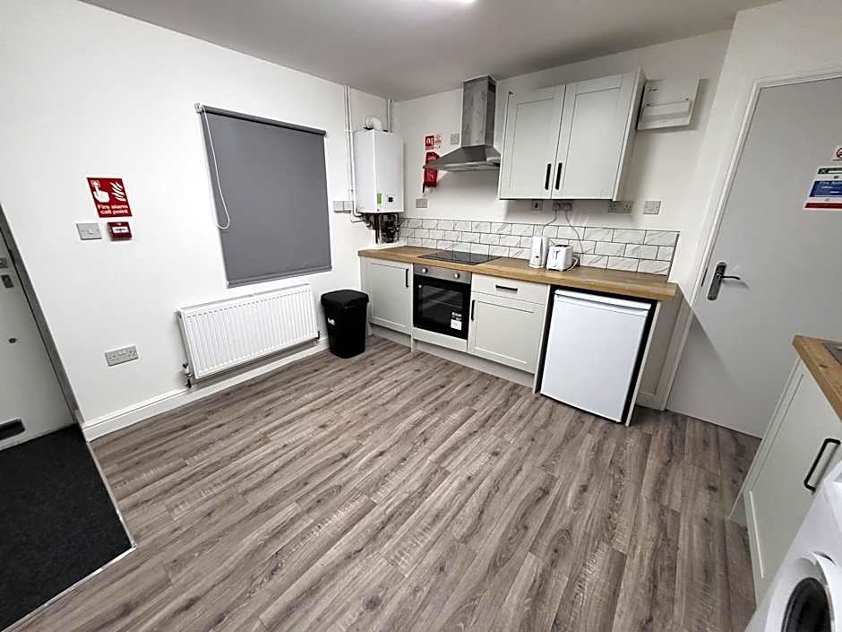 Premier Studios Nottingham - Tring Vale
