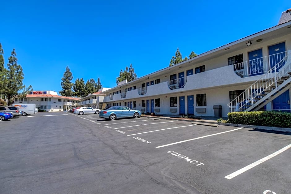 Motel 6-San Dimas, CA - Los Angeles