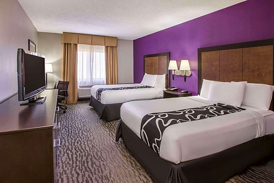 La Quinta Inn & Suites by Wyndham Erie