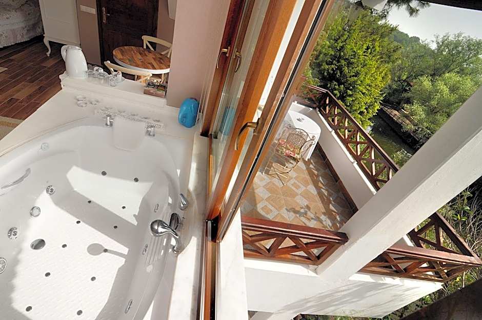 Beyaz Ev Agva - Adult only +15