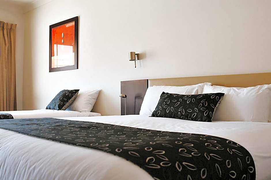 Charles Sturt Suites & Apartments