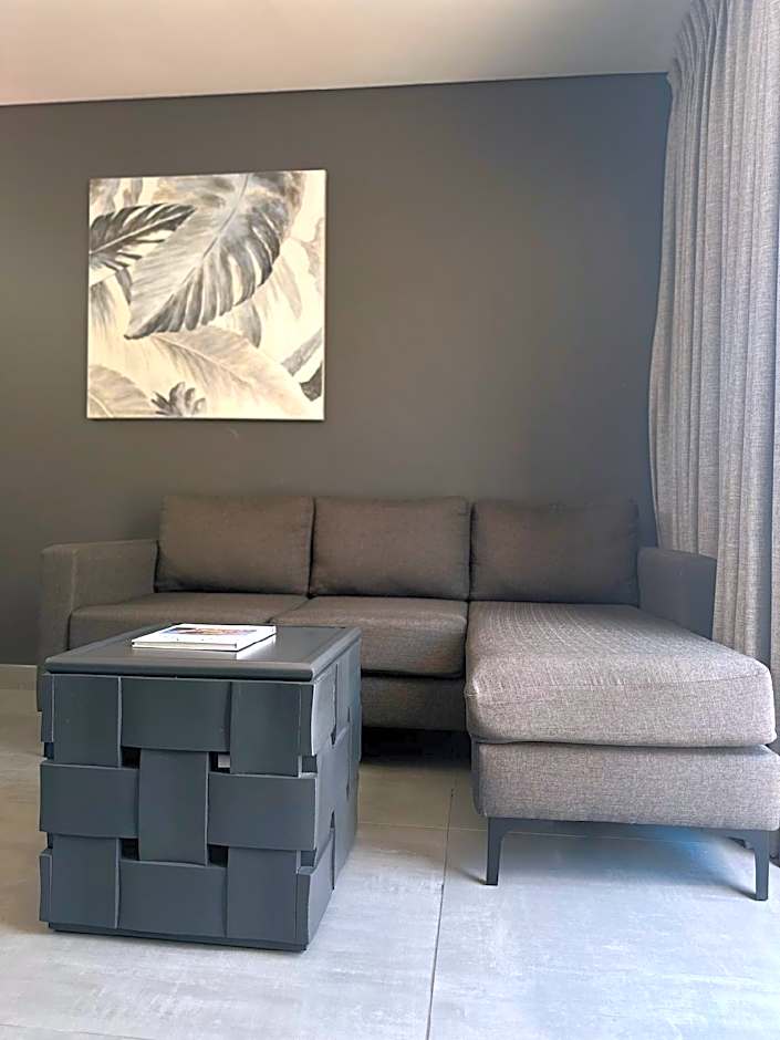 Photo 1 of 6 of Suite