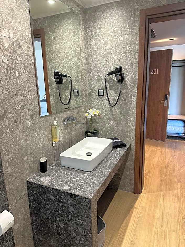 The Victoria Lefkada