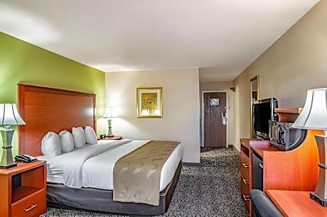 1 King Bed, Nonsmoking