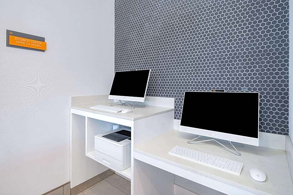 La Quinta Inn & Suites by Wyndham Rosemont/O Hare