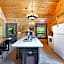 Ryes and Shine Bootlegger's Cabin! Hot Tub* Pool* Arcade* Billiards *EV * Pet Friendly