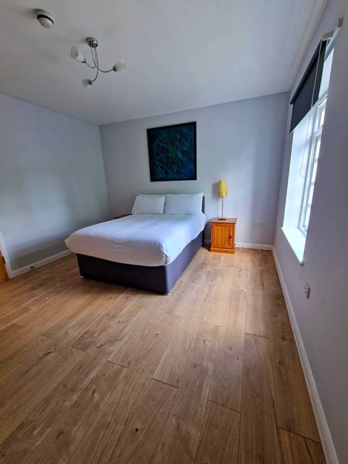 Royal Hotel, Bar & Grill