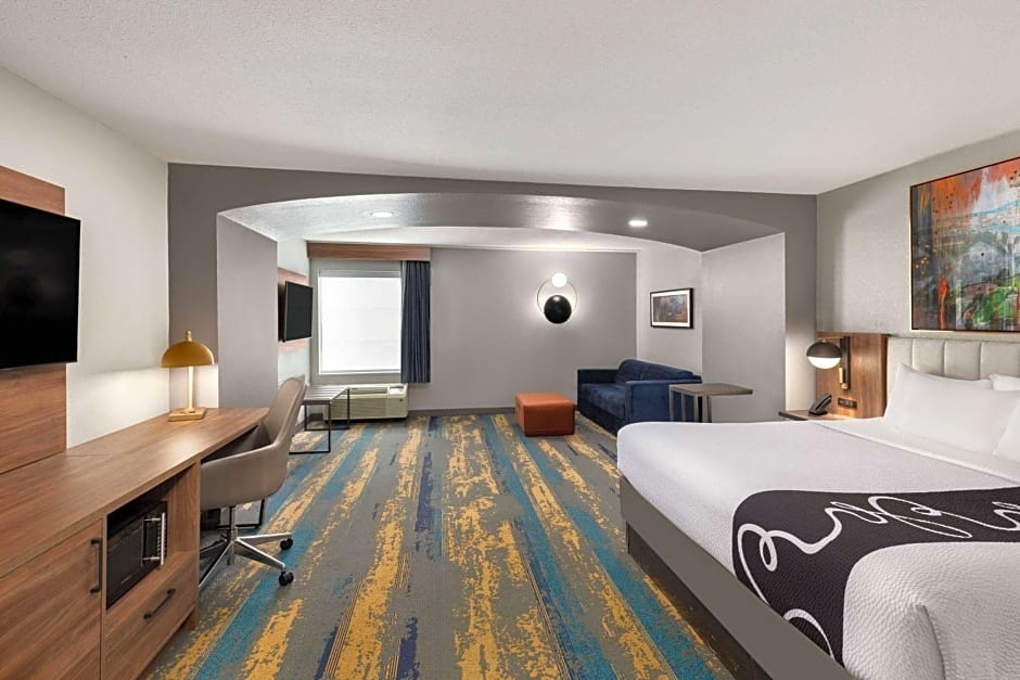 La Quinta Inn & Suites by Wyndham Knoxville Central Papermill