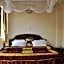 Rich Hotel