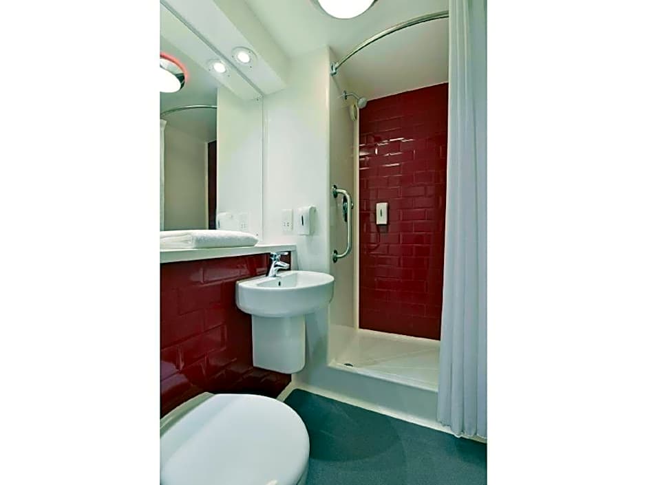 Travelodge Sunbury M3