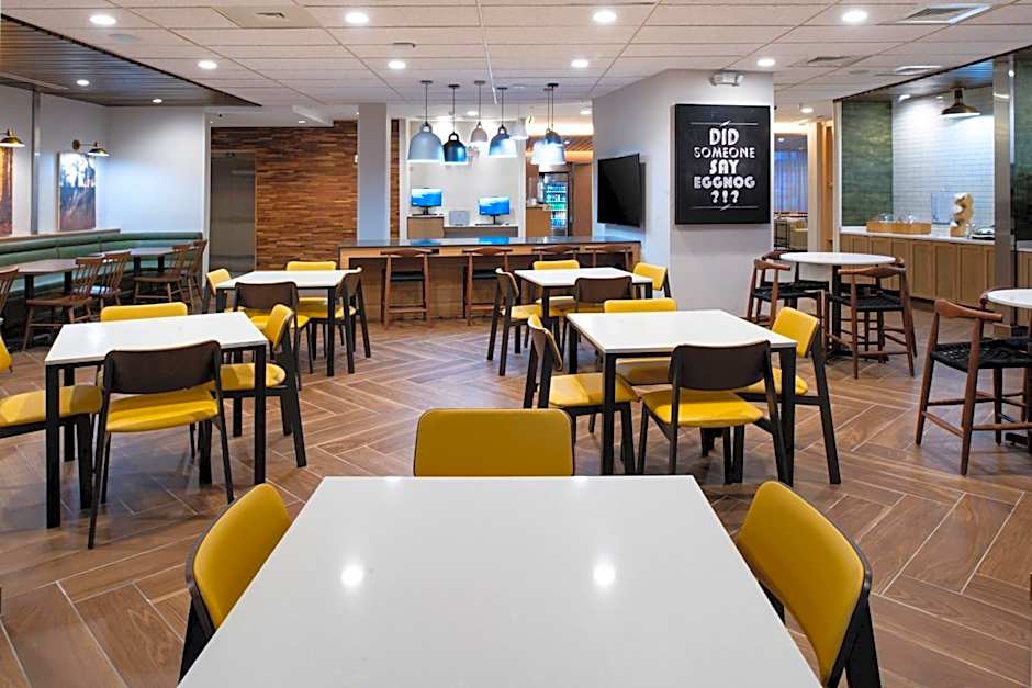 Fairfield Inn & Suites by Marriott Charlotte University Research Park