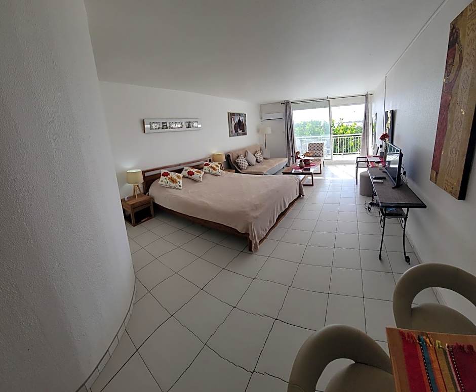 Orient Bay Beach Studio