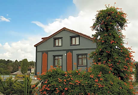 Zelle Airport Suites