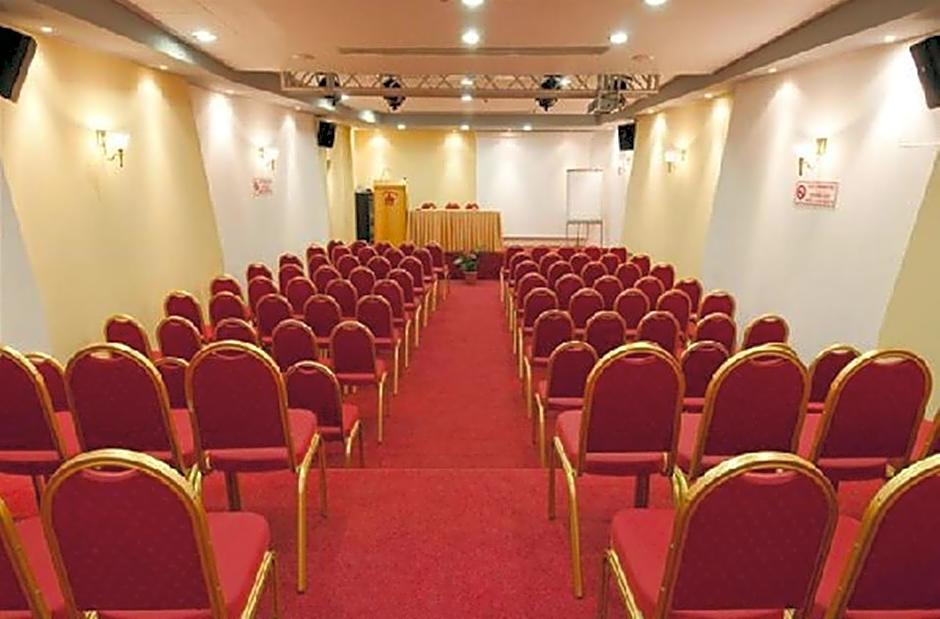 Alexandra Hotel&Apartments