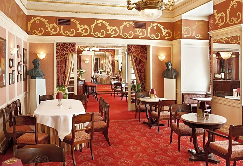 Grand Hotel