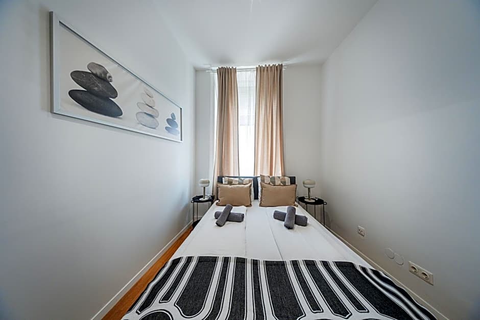 Nice Central City Room