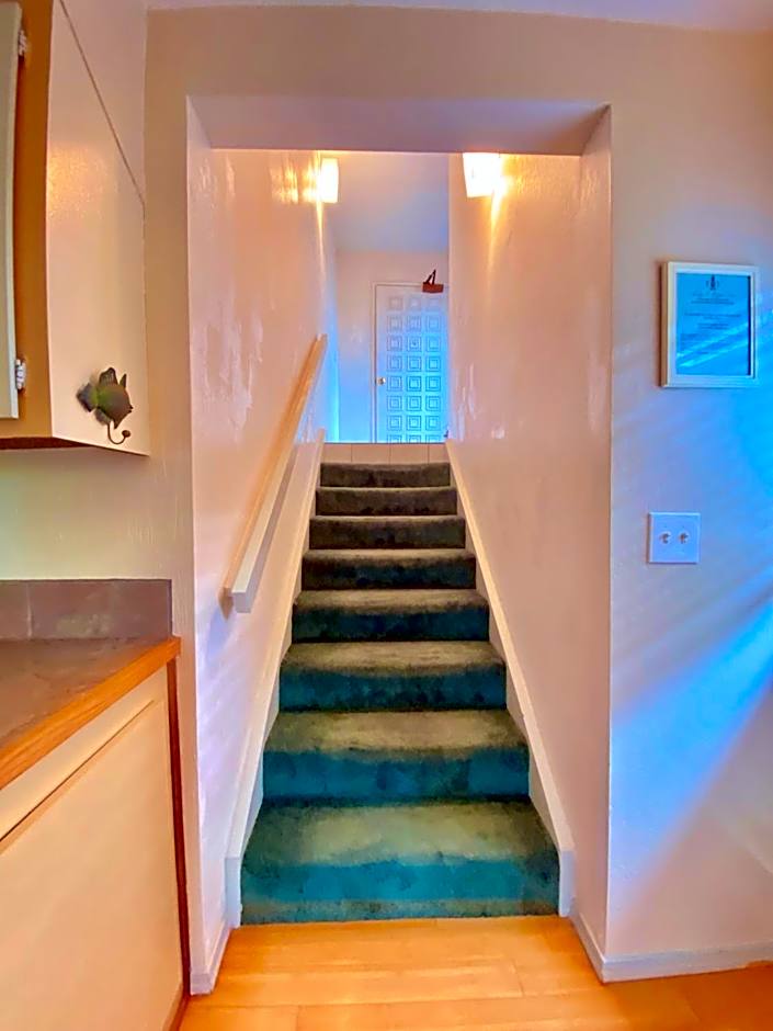 Beachfront 1 Bedroom Condo with Private Beach, Pool, Hot Tub