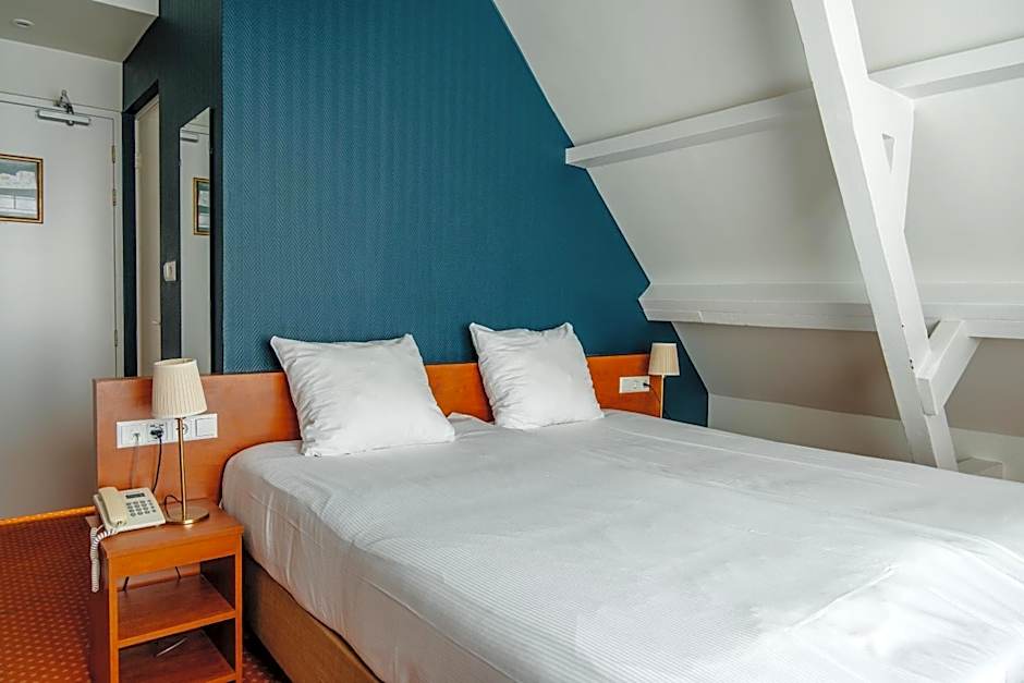 Ambassador City Centre Hotel