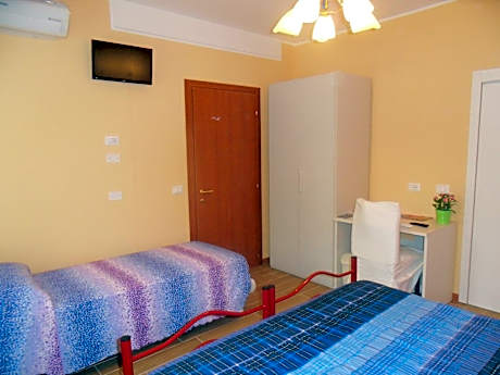 Triple Room with Garden View