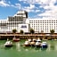 The Grand Burstin Hotel