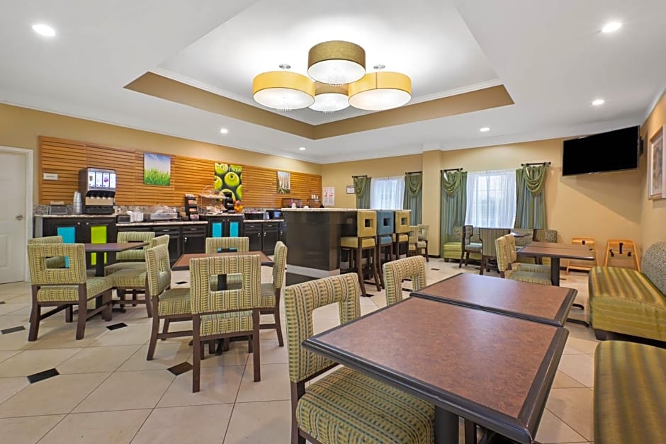 La Quinta Inn & Suites by Wyndham Pearland