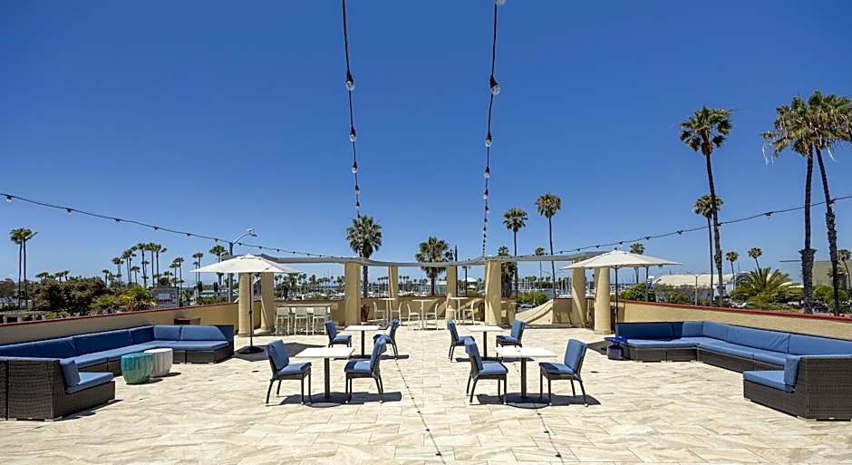 Redondo Beach Hotel, Tapestry Collection by Hilton