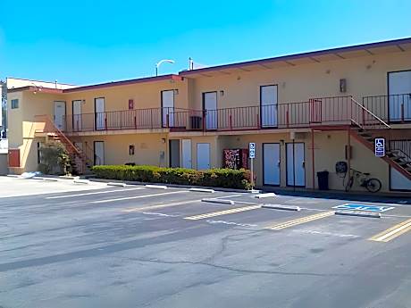 Manhattan Inn & Suites