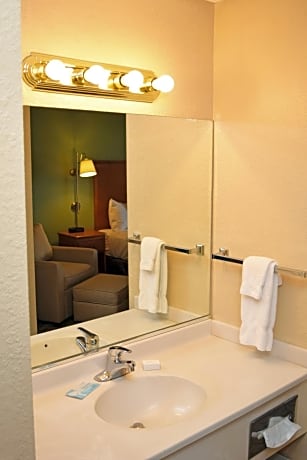 King Room with Lake View and Balcony