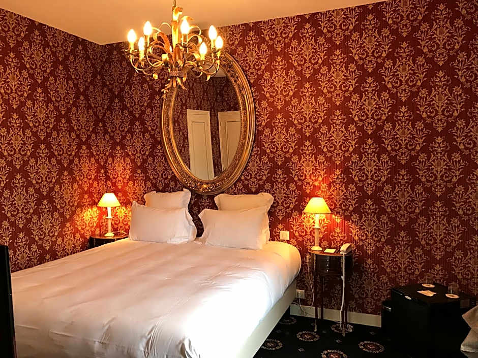 Chateau Le Prieure - Younan Collection