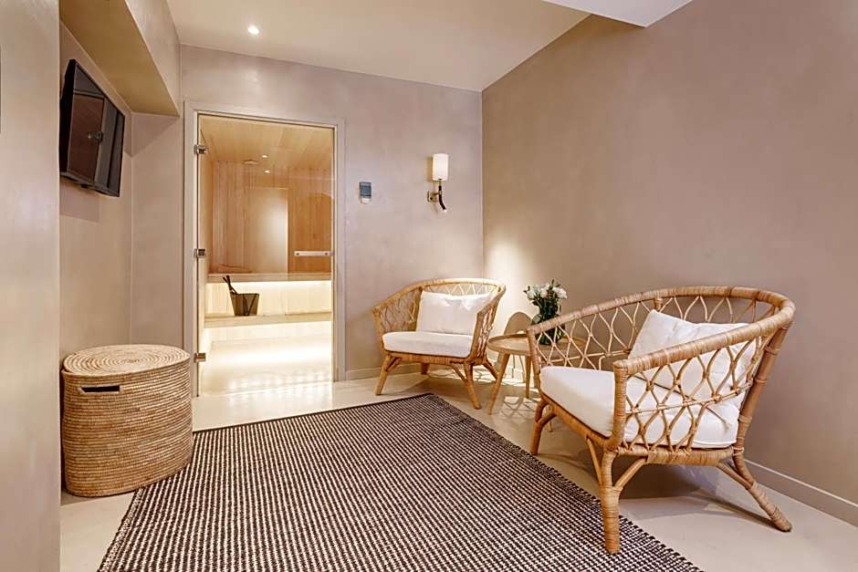Home Hotel Wellington