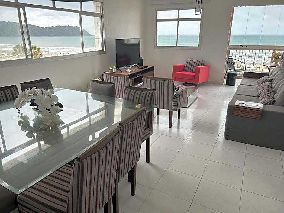 APTO FRENTE PARA MAR BOQUEIRÃO - PRAIA GRANDE