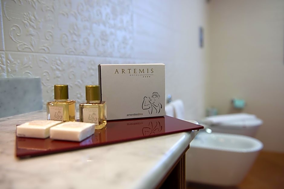 Artemis Hotel