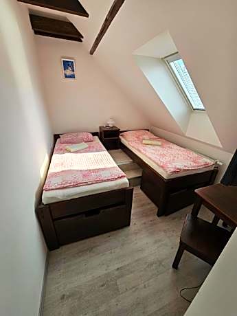 Twin Room with Shower