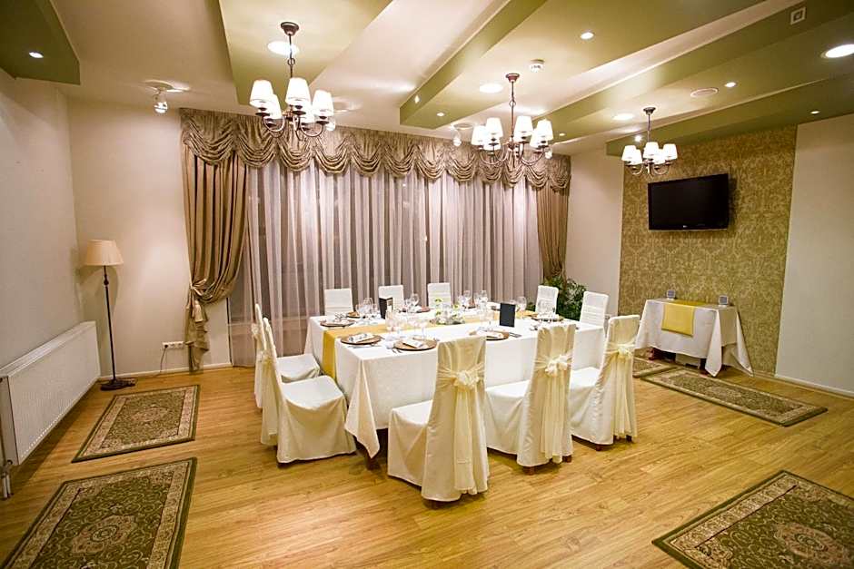 Hotel Fenyõ Conference & Spa