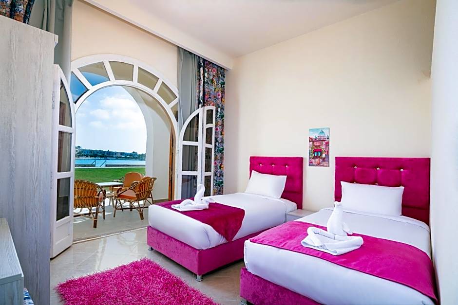 Golden Lake Marina Hotel